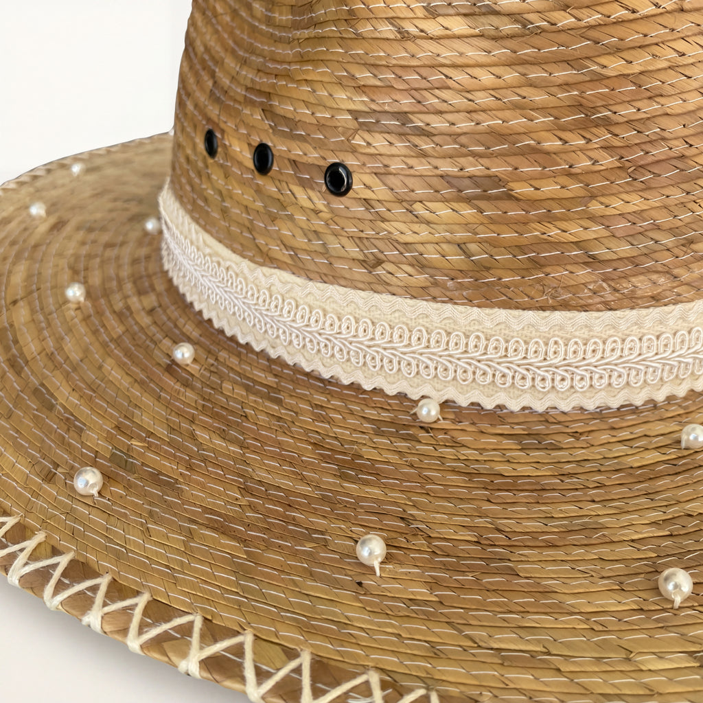 Luxury Pearl Straw Hat Pearl Weaver – Detail lace band and pearl embellishments